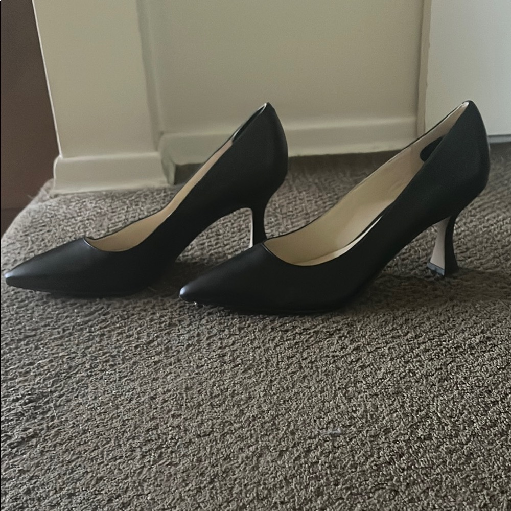 Elegant Black Women's Pumps
